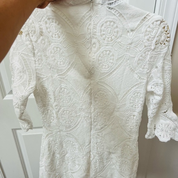 Elegant White Lace Long Sleeve Dress - Picture 5 of 8